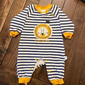 Fleece-lined body suit 6months with cute lion on front
